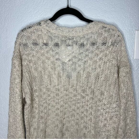New! Very j Loose Knit V-Neckline Long Sleeve Raw Trim Beige Women Sweater Sz M - Picture 6 of 12